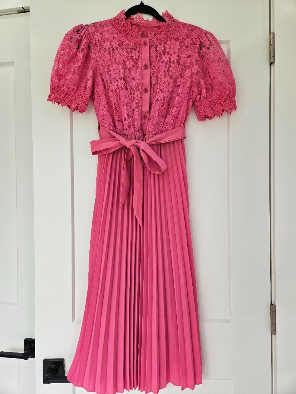 Pink maxi dress with lace and pleated skirt